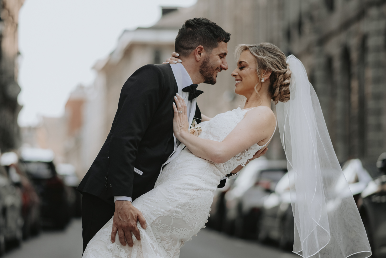 Photographe de mariage en Estrie qui est discrète et à l'écoute. Un équilibre entre la photo traditionnelle et le reportage.