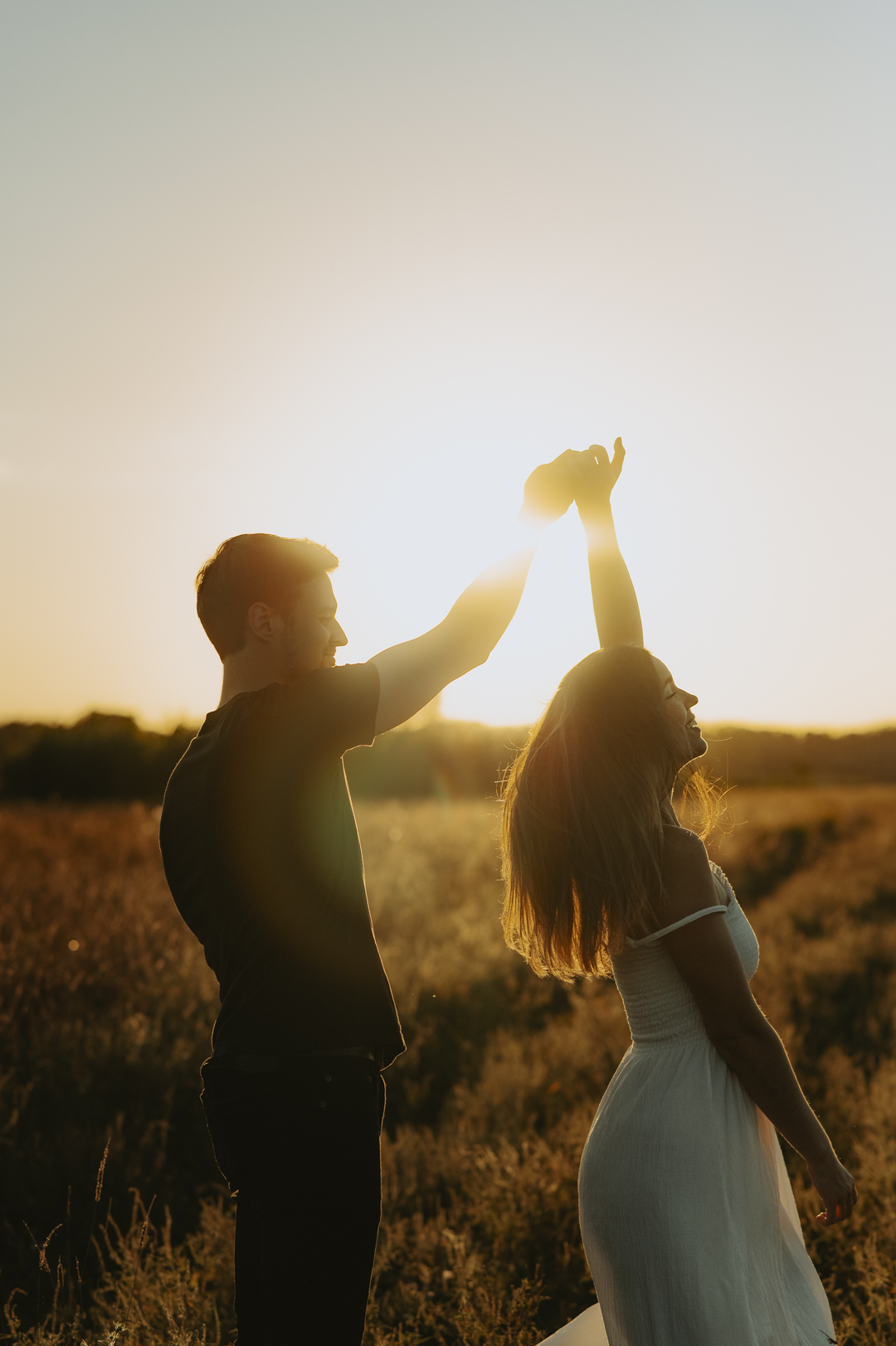 Explorez nos forfaits photo de couple et famille. Capturons ensemble vos moments uniques avec passion et authenticité.