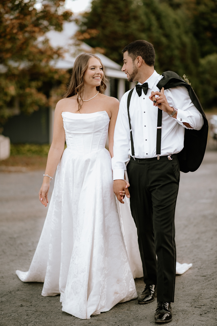 Service photographe professionnelle de mariage, maternité et couple. Estrie ( Granby )et grande région de Montréal.